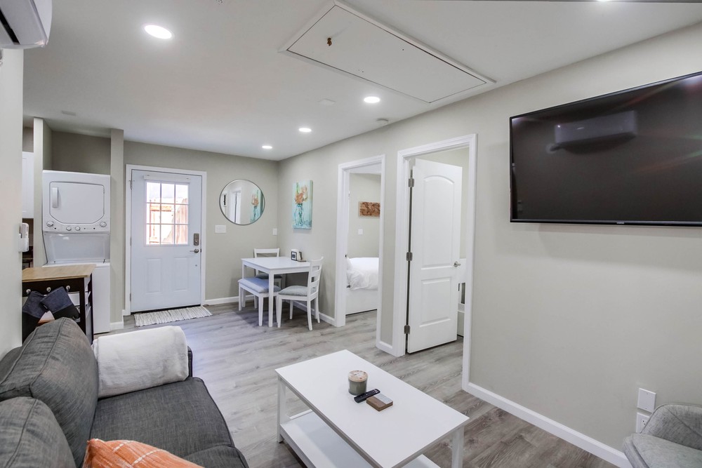 Virtual tour photo 16 of 27 for 3567 Ottawa Ave
