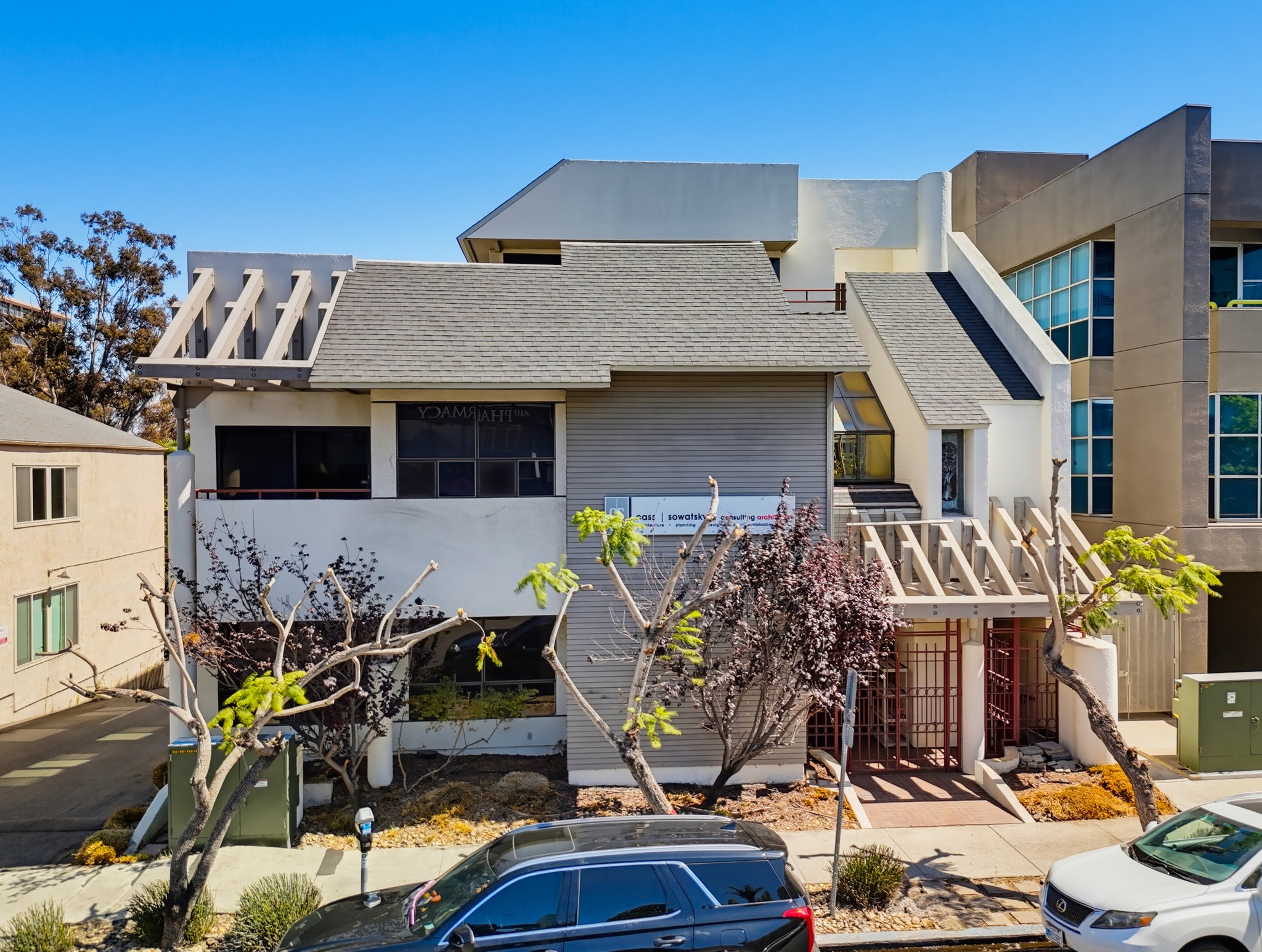 Virtual tour photo 4 of 61 for 3569 Fifth Ave