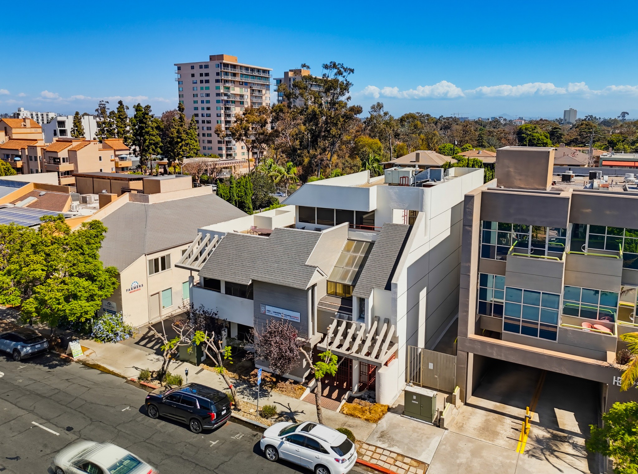 Virtual tour photo 5 of 61 for 3569 Fifth Ave