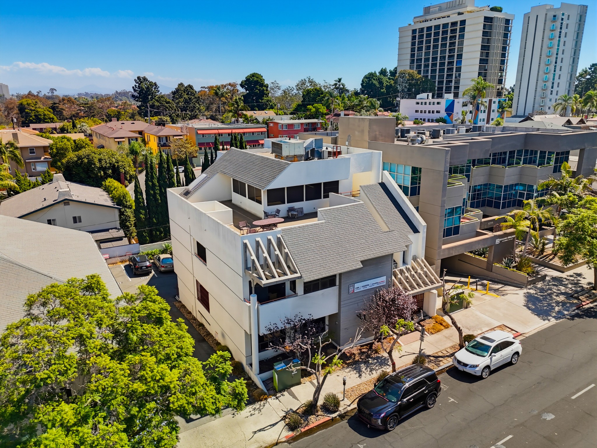 Virtual tour photo 7 of 61 for 3569 Fifth Ave
