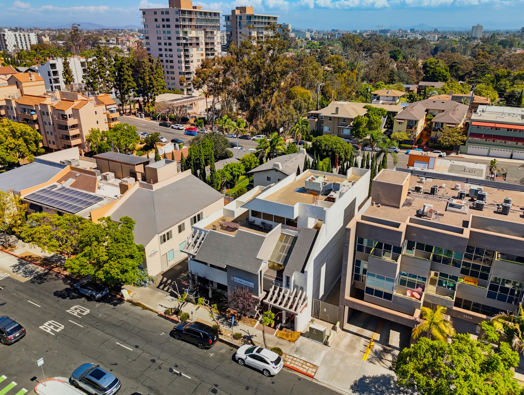 Virtual tour photo 21 of 61 for 3569 Fifth Ave