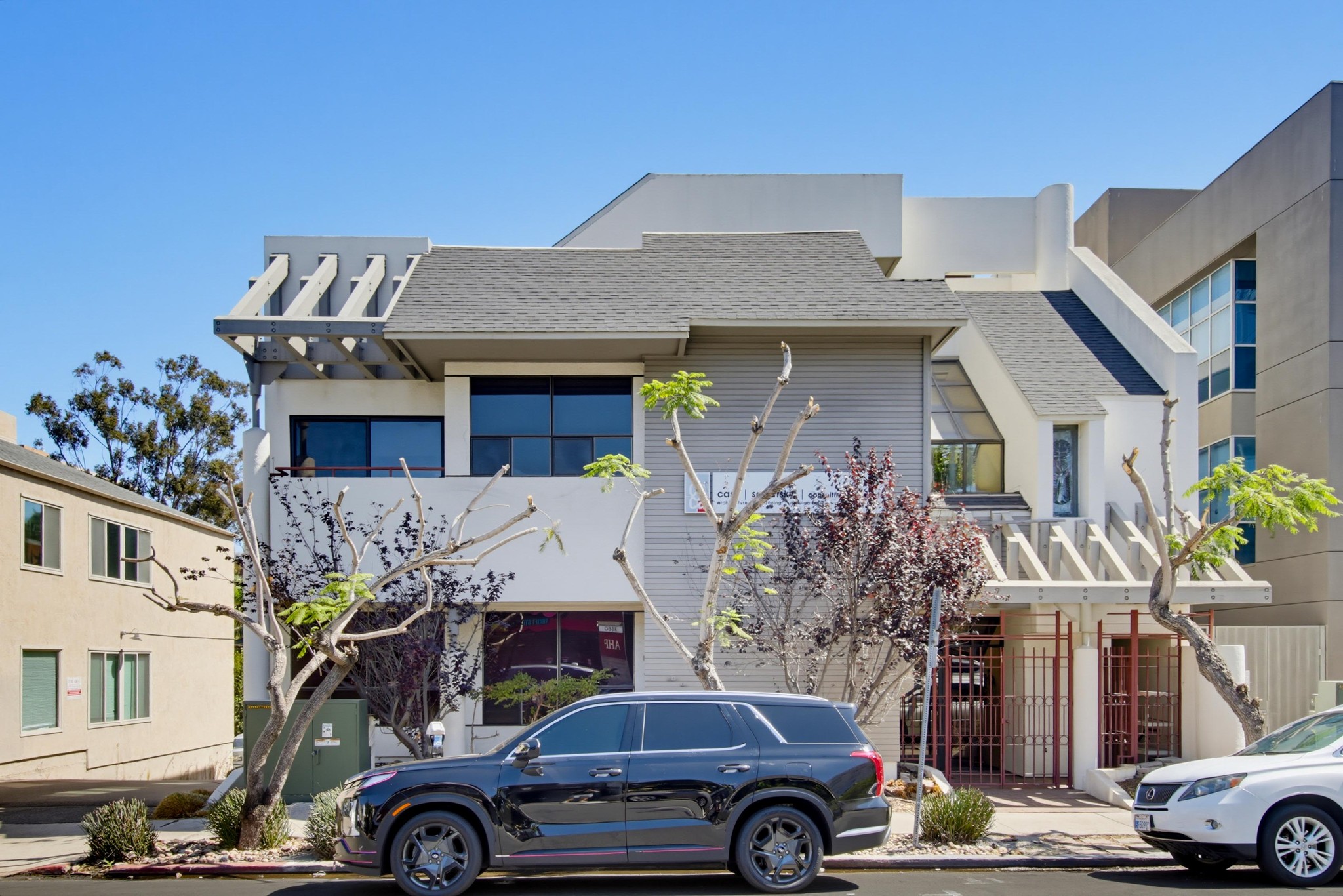Virtual tour photo 22 of 61 for 3569 Fifth Ave