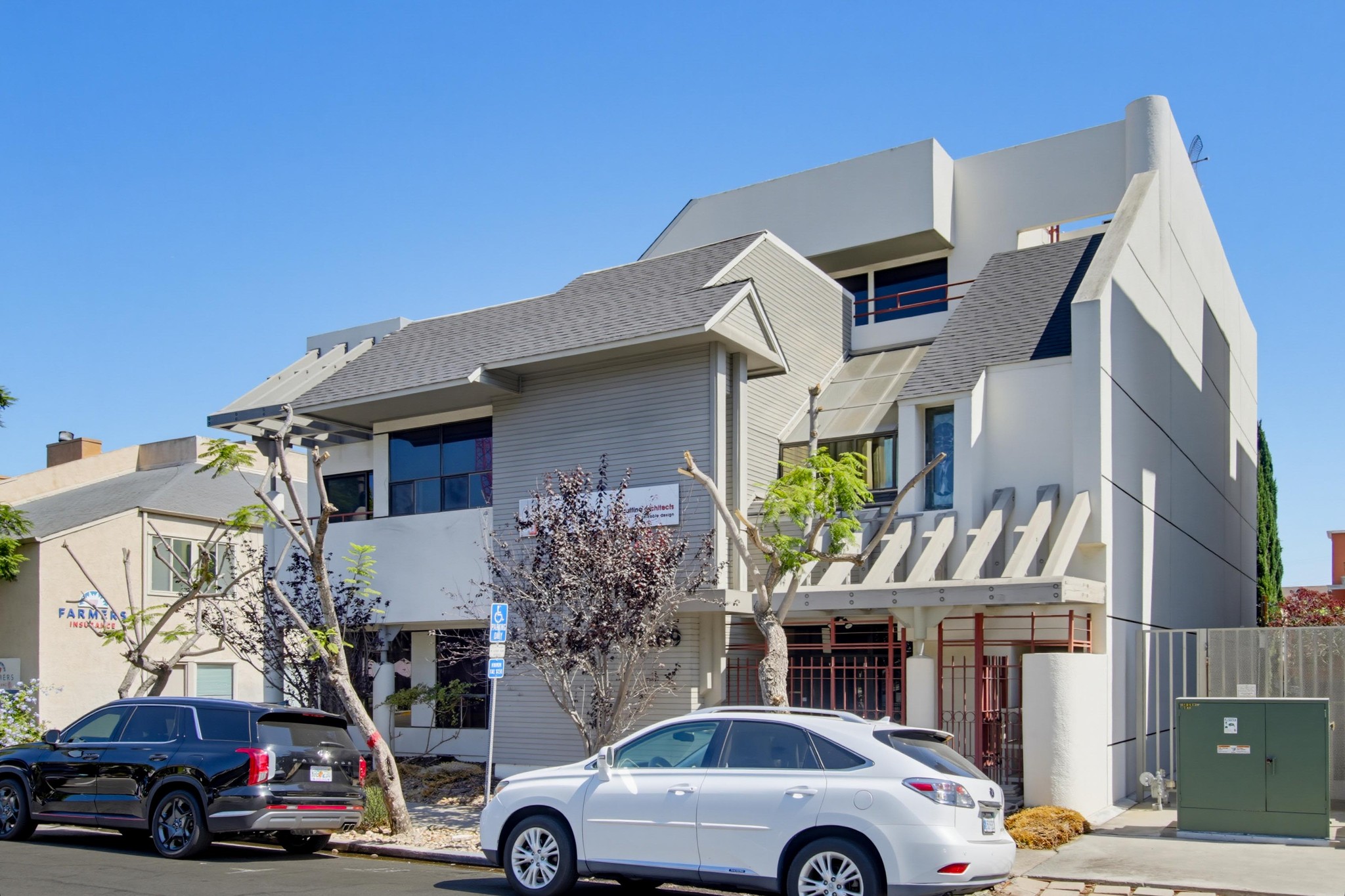 Virtual tour photo 23 of 61 for 3569 Fifth Ave