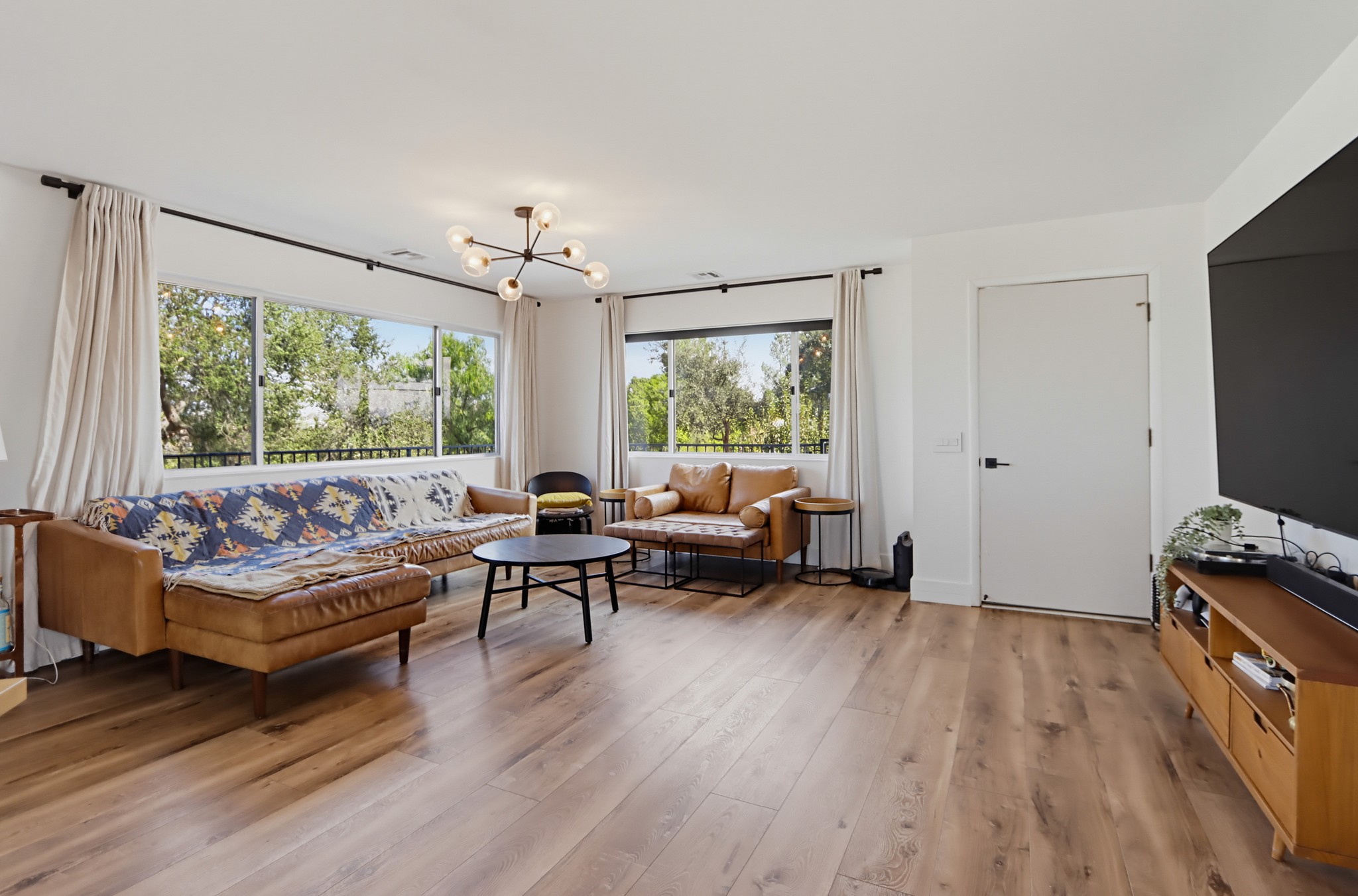 Virtual tour photo 13 of 62 for 357 Alta Ln