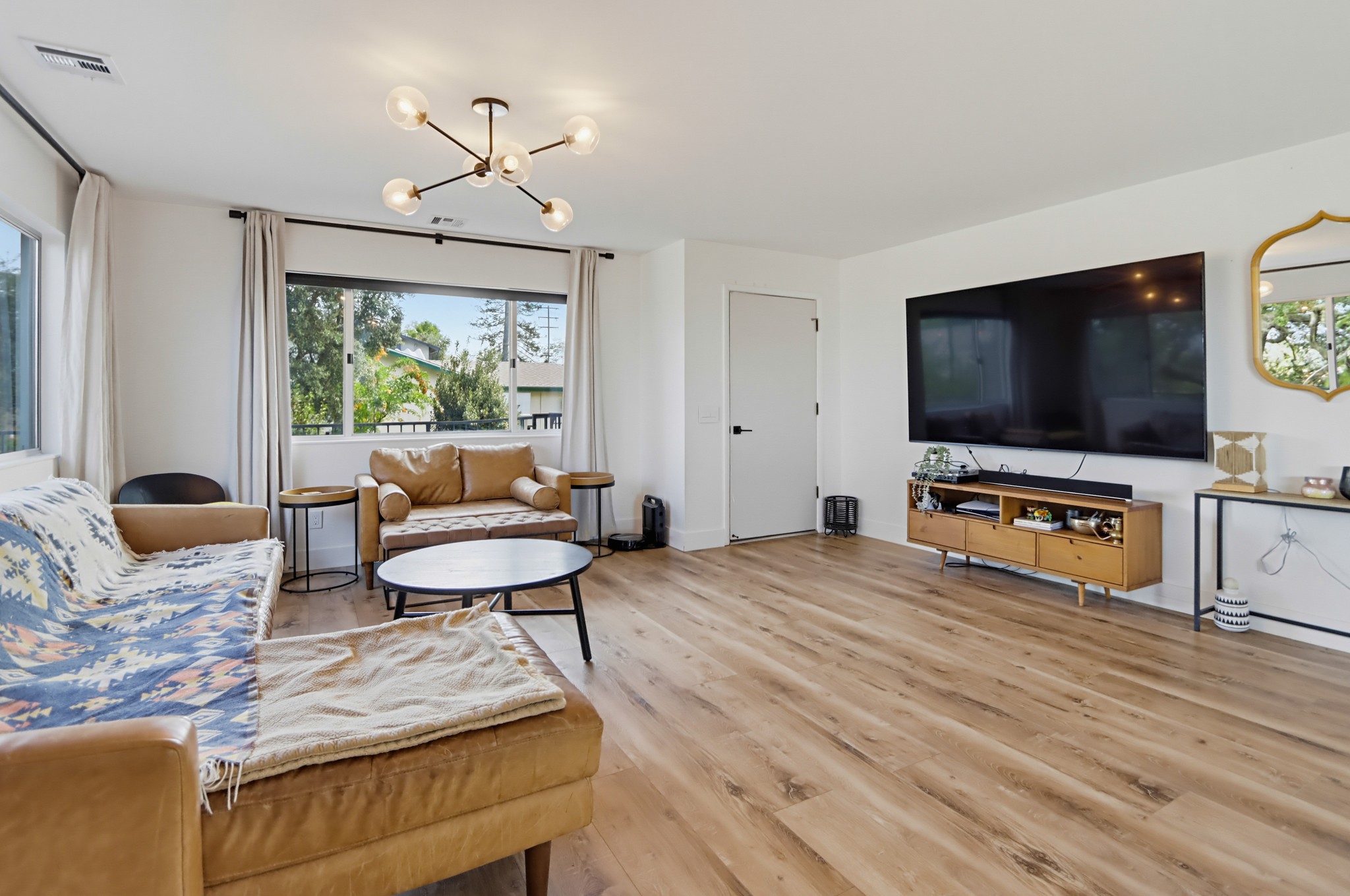 Virtual tour photo 14 of 62 for 357 Alta Ln