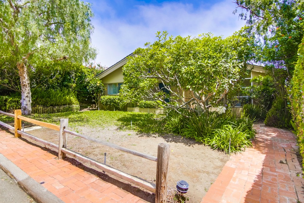 Virtual tour photo 4 of 44 for 3570 Charles St