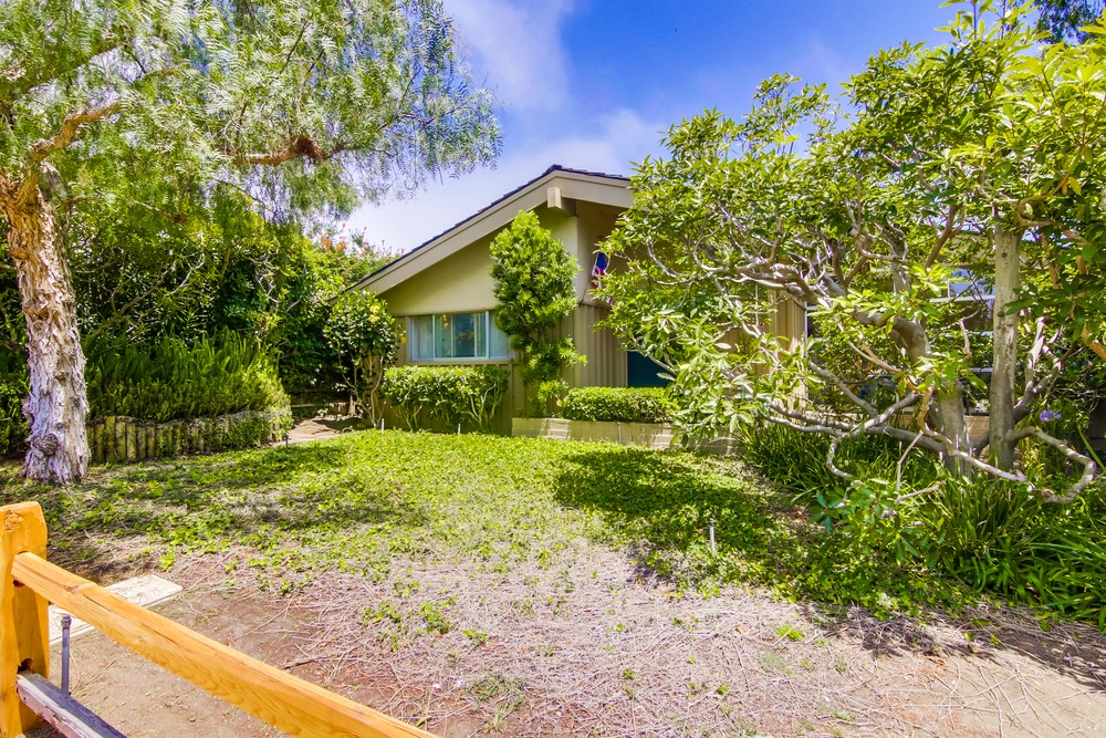 Virtual tour photo 5 of 44 for 3570 Charles St