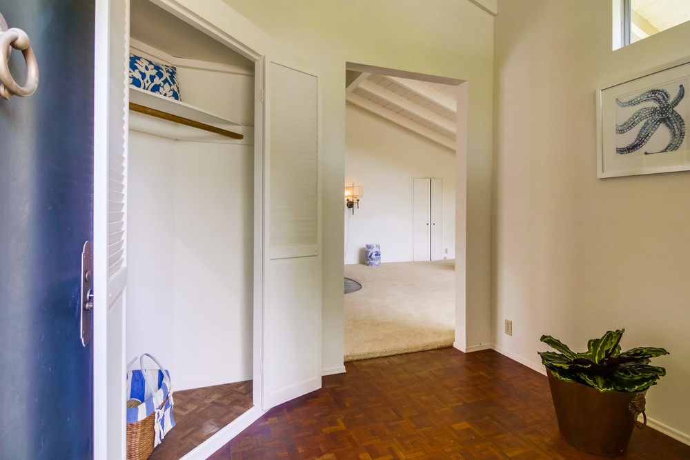 Virtual tour photo 9 of 44 for 3570 Charles St