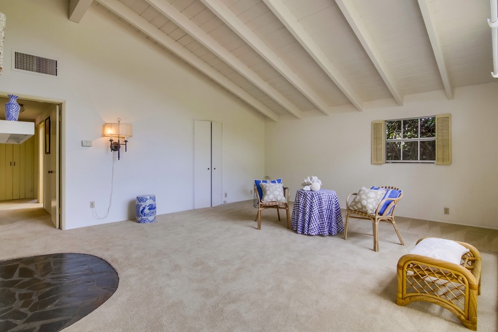 Virtual tour photo 11 of 44 for 3570 Charles St