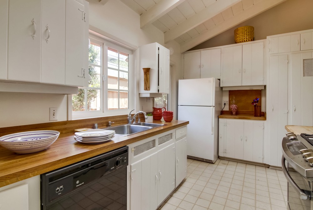 Virtual tour photo 19 of 44 for 3570 Charles St