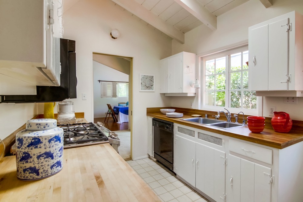 Virtual tour photo 21 of 44 for 3570 Charles St