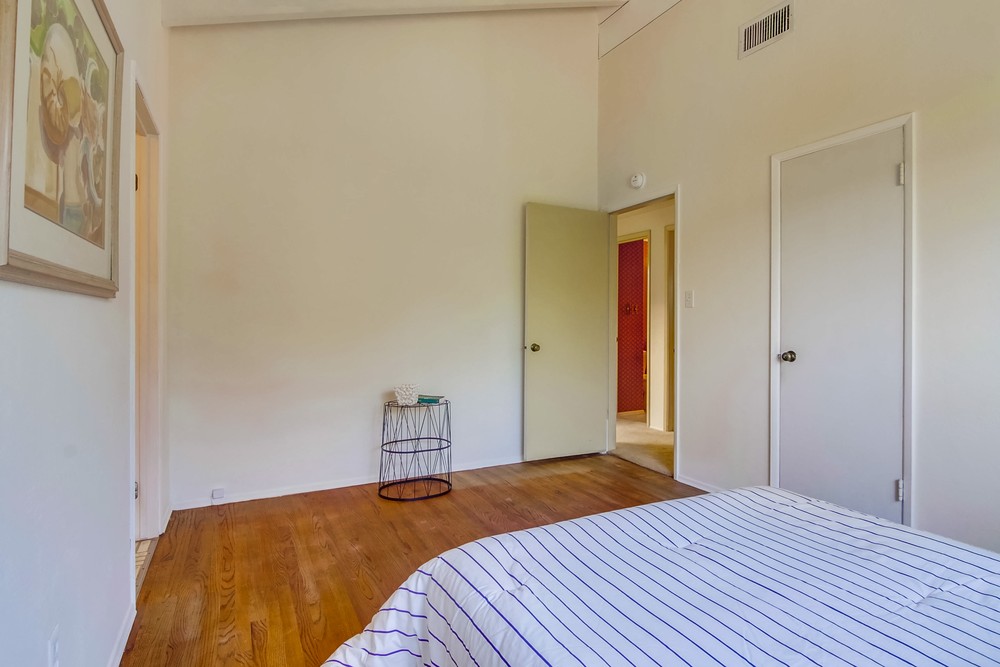 Virtual tour photo 27 of 44 for 3570 Charles St