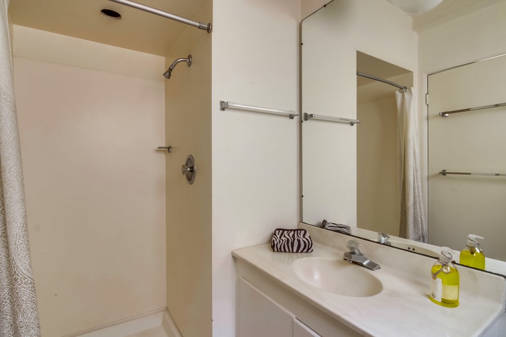 Virtual tour photo 36 of 44 for 3570 Charles St