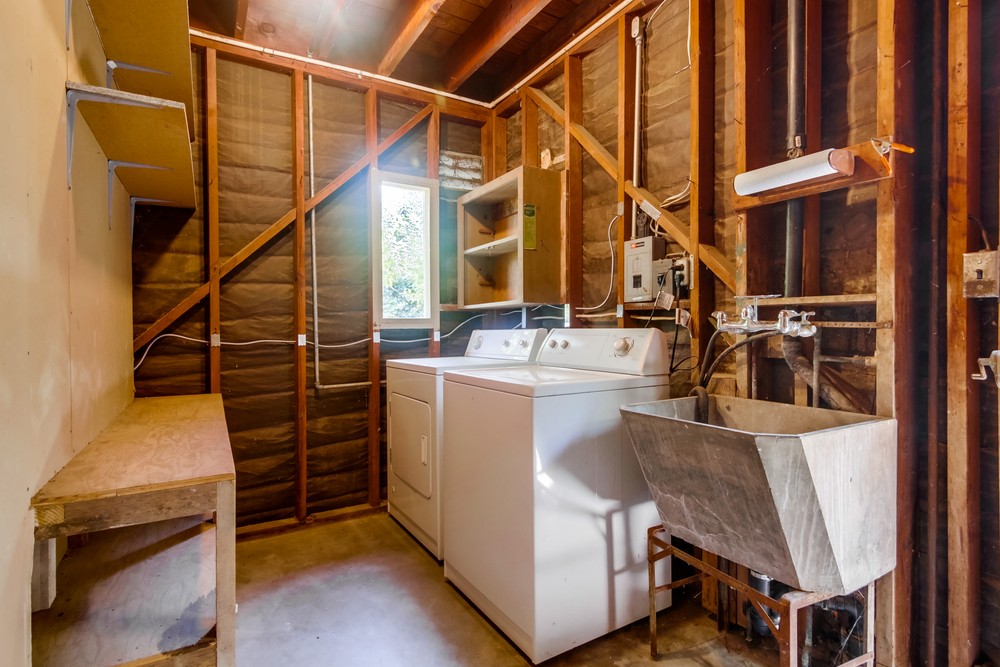 Virtual tour photo 37 of 44 for 3570 Charles St