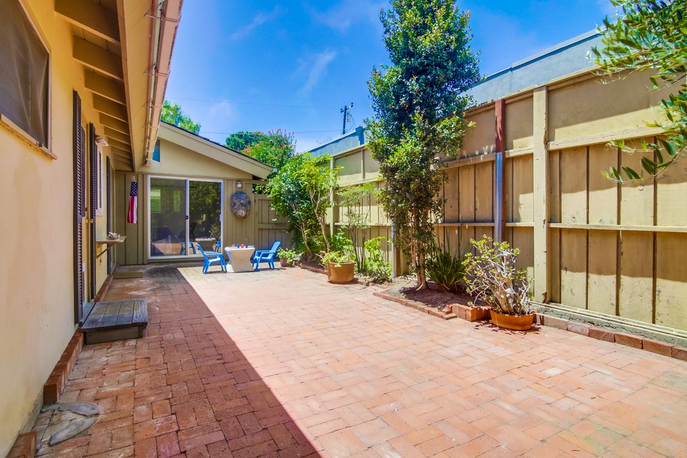 Virtual tour photo 39 of 44 for 3570 Charles St