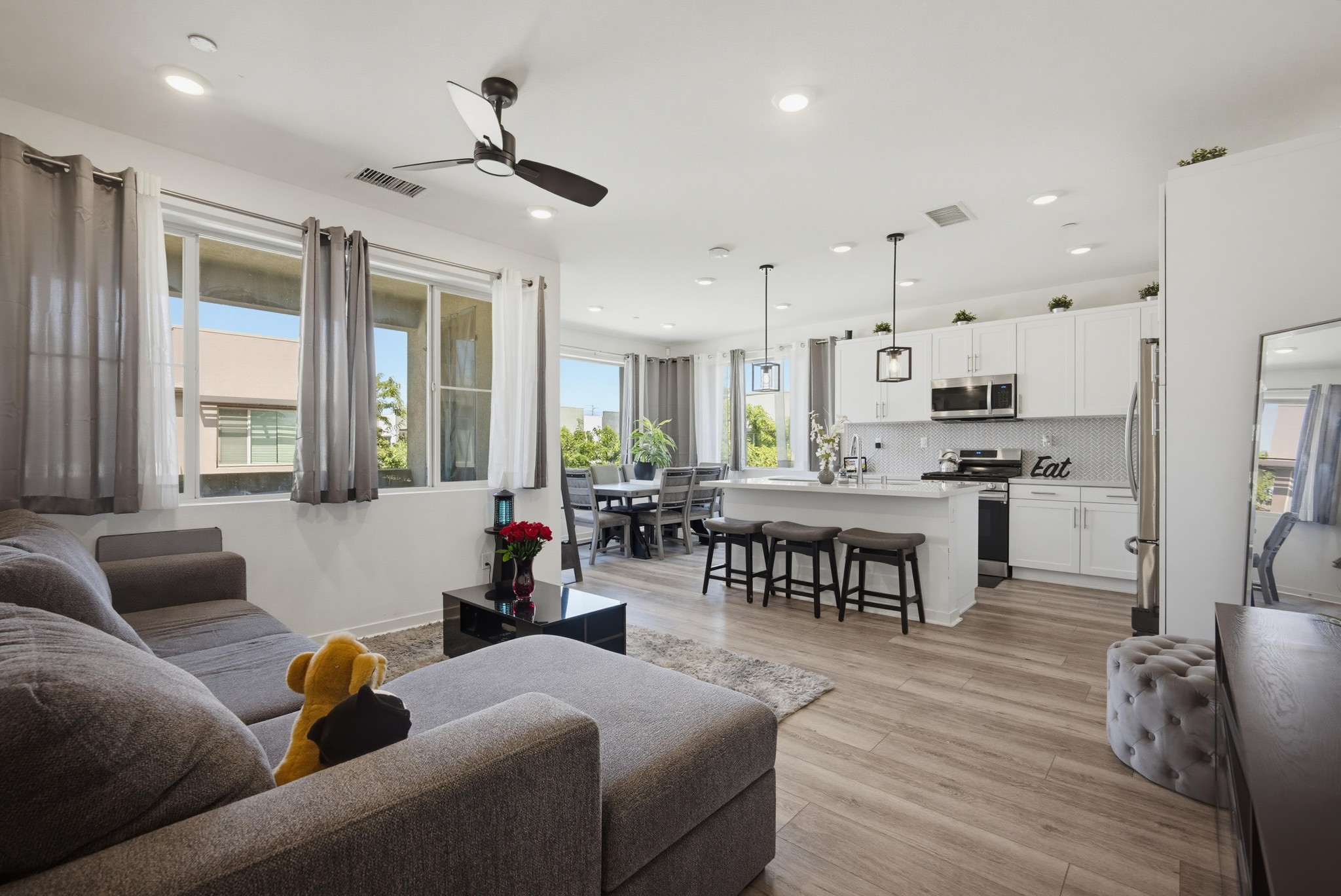 Virtual tour photo 6 of 57 for 3570 E Peckham Paseo #2