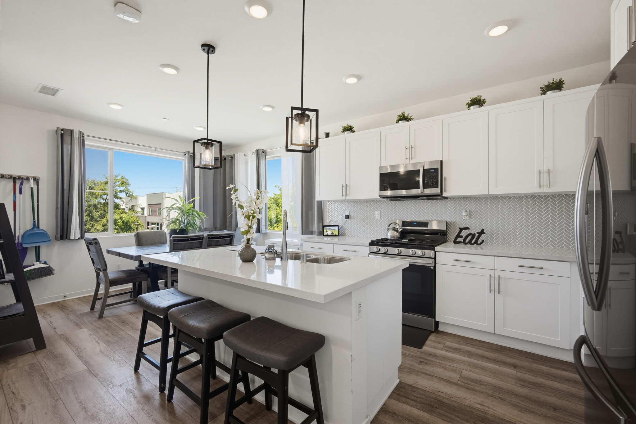 Virtual tour photo 8 of 57 for 3570 E Peckham Paseo #2