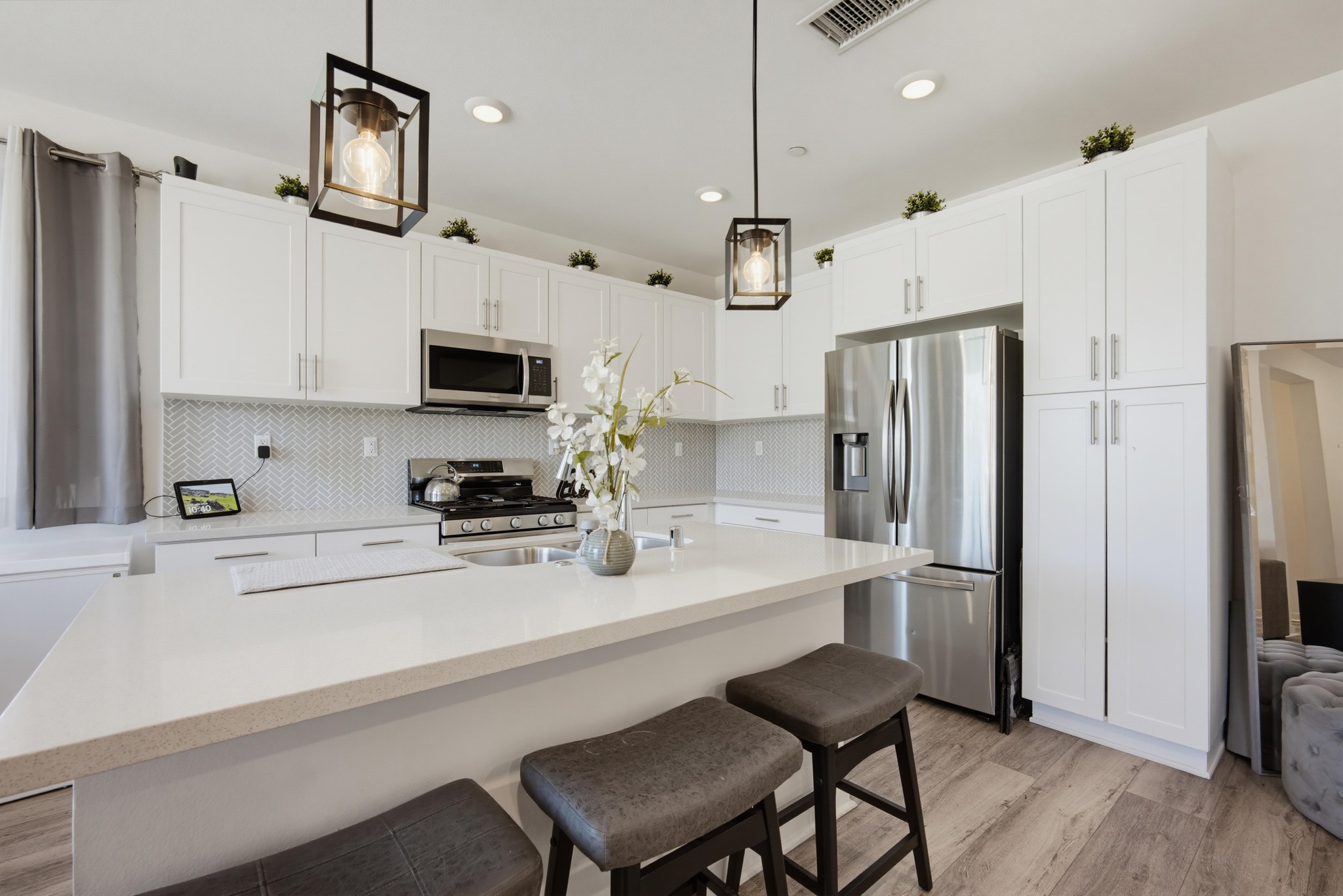 Virtual tour photo 9 of 57 for 3570 E Peckham Paseo #2