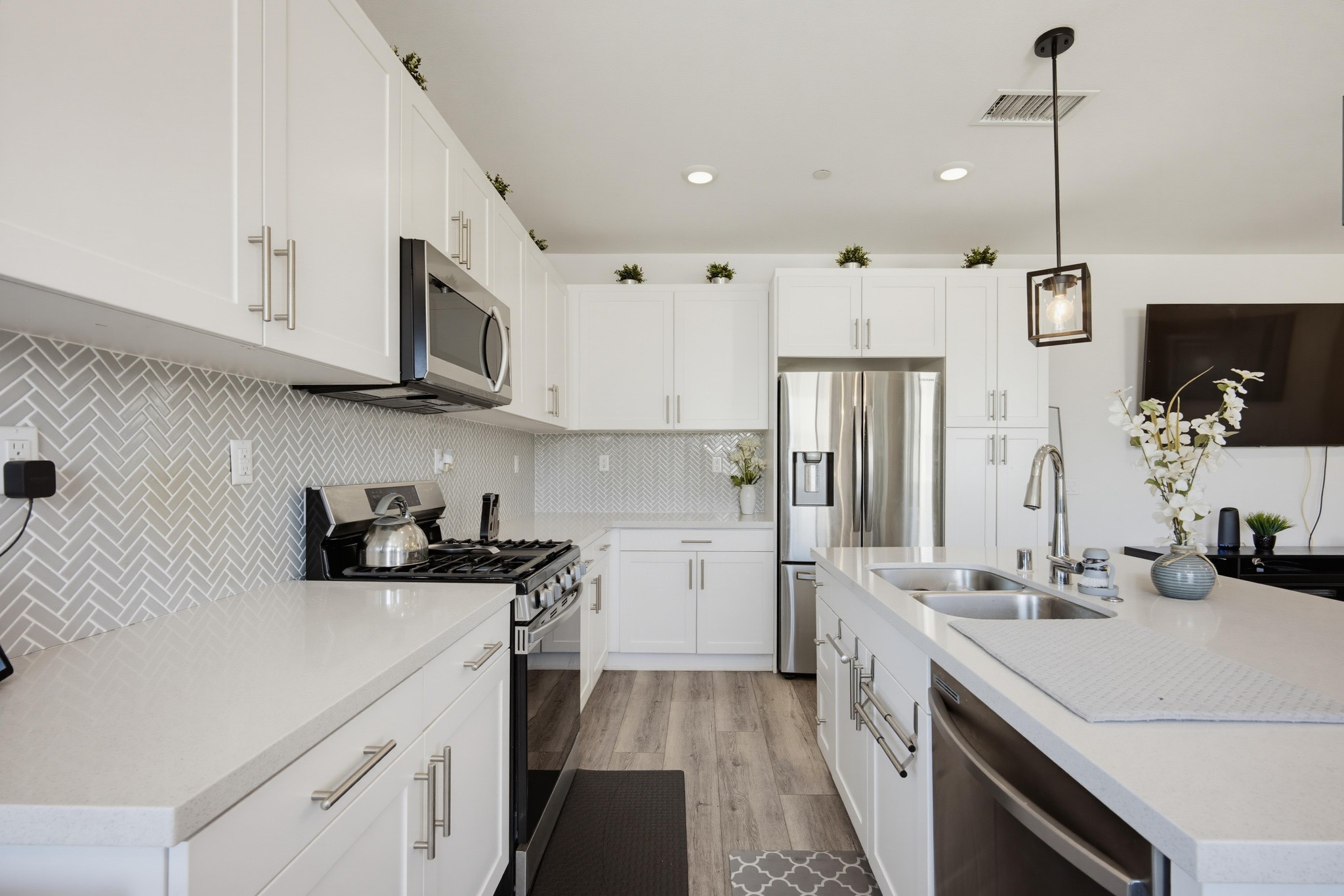 Virtual tour photo 13 of 57 for 3570 E Peckham Paseo #2
