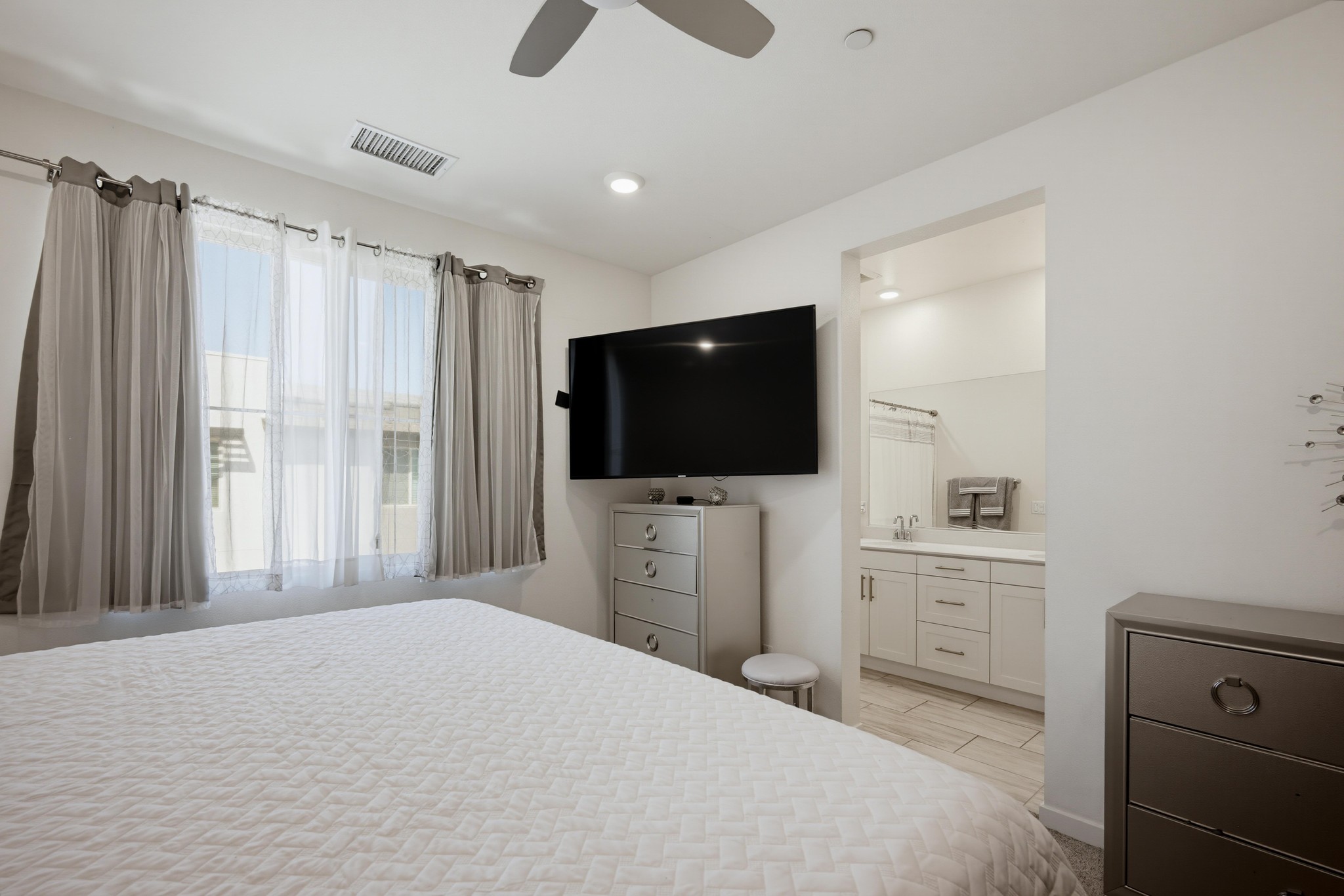 Virtual tour photo 25 of 57 for 3570 E Peckham Paseo #2