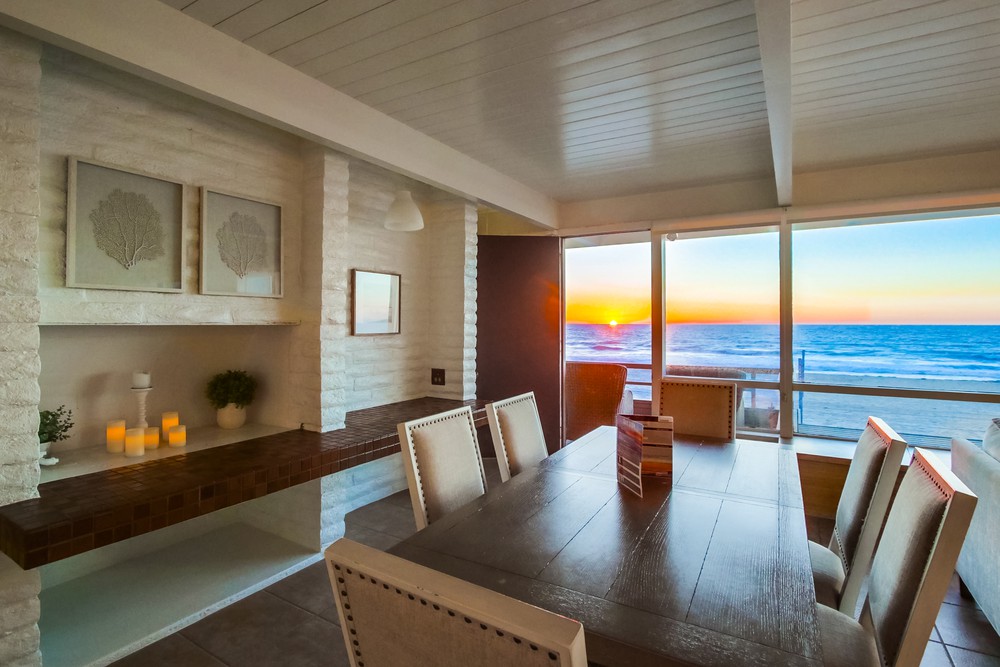 Virtual tour photo 15 of 81 for 3577 Ocean Front Walk