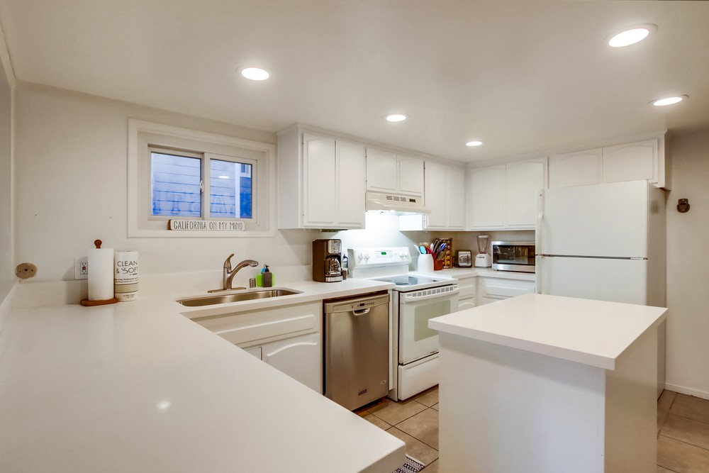 Virtual tour photo 19 of 81 for 3577 Ocean Front Walk
