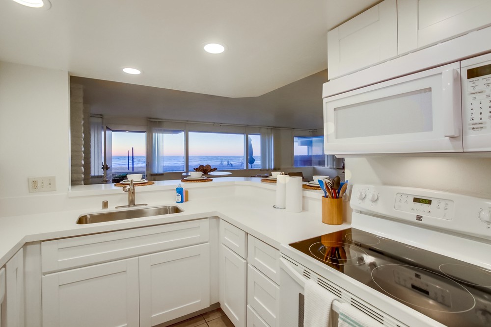 Virtual tour photo 33 of 81 for 3577 Ocean Front Walk