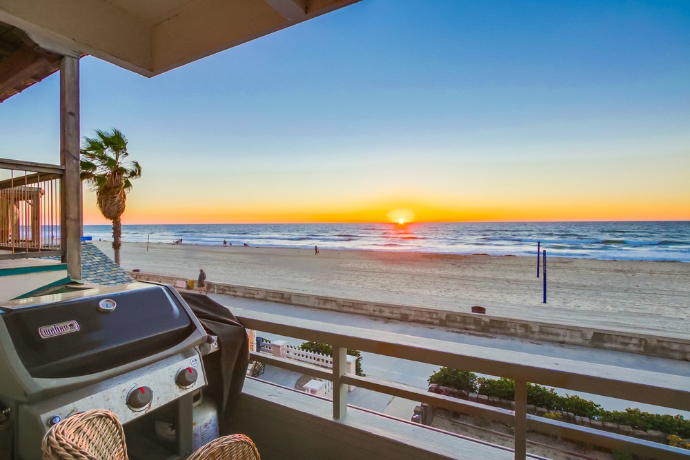 Virtual tour photo 35 of 81 for 3577 Ocean Front Walk