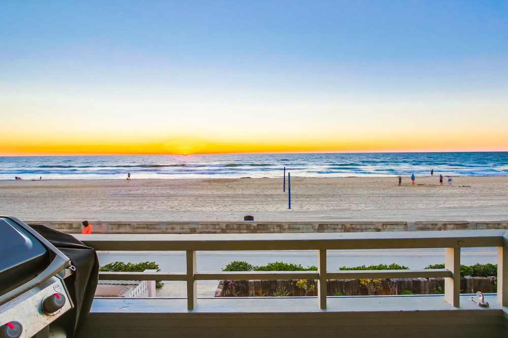 Virtual tour photo 36 of 81 for 3577 Ocean Front Walk
