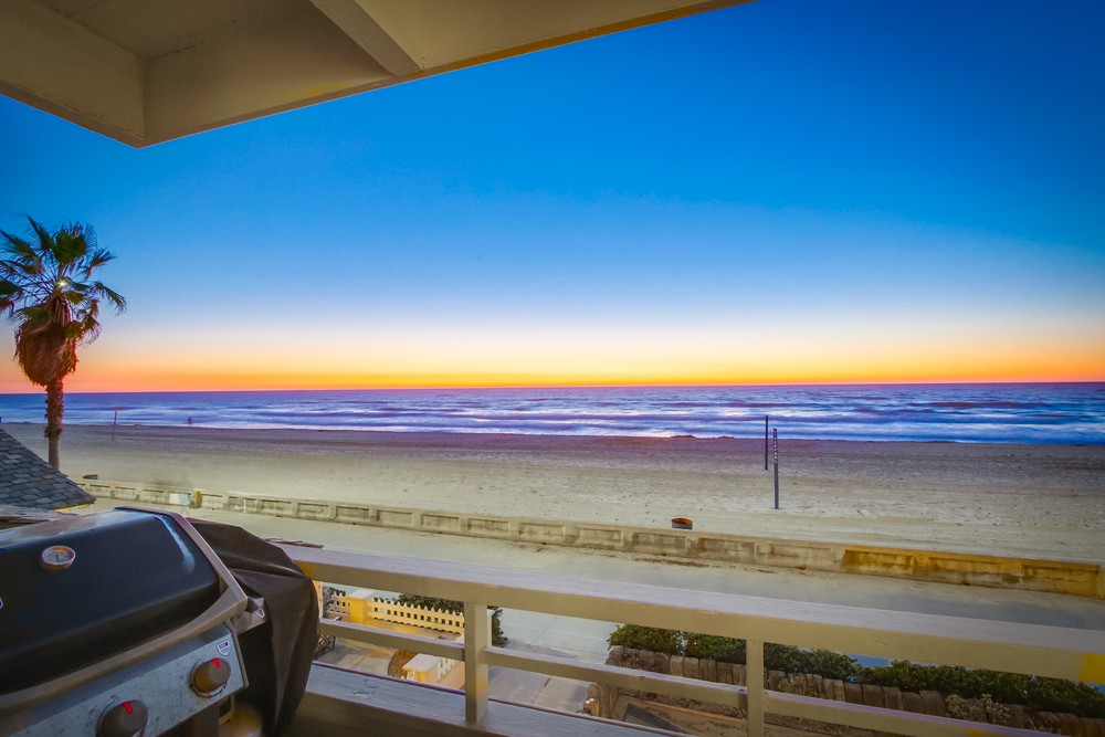 Virtual tour photo 37 of 81 for 3577 Ocean Front Walk