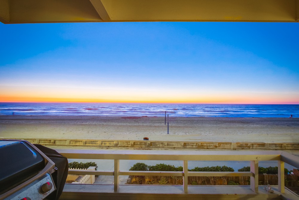 Virtual tour photo 38 of 81 for 3577 Ocean Front Walk