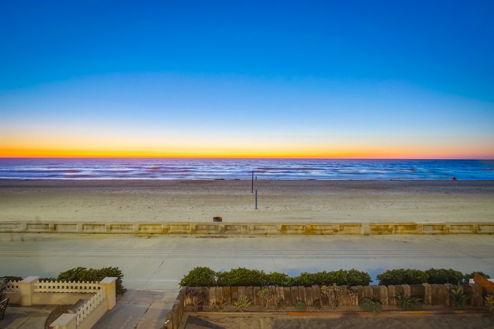 Virtual tour photo 40 of 81 for 3577 Ocean Front Walk