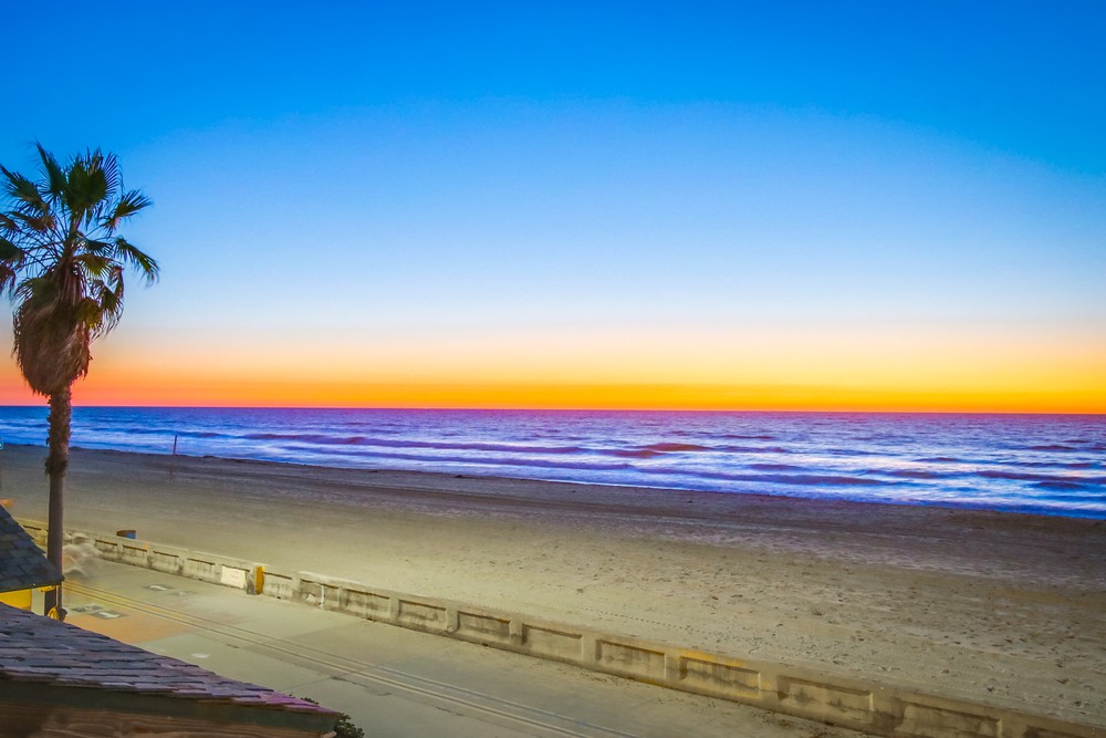 Virtual tour photo 41 of 81 for 3577 Ocean Front Walk
