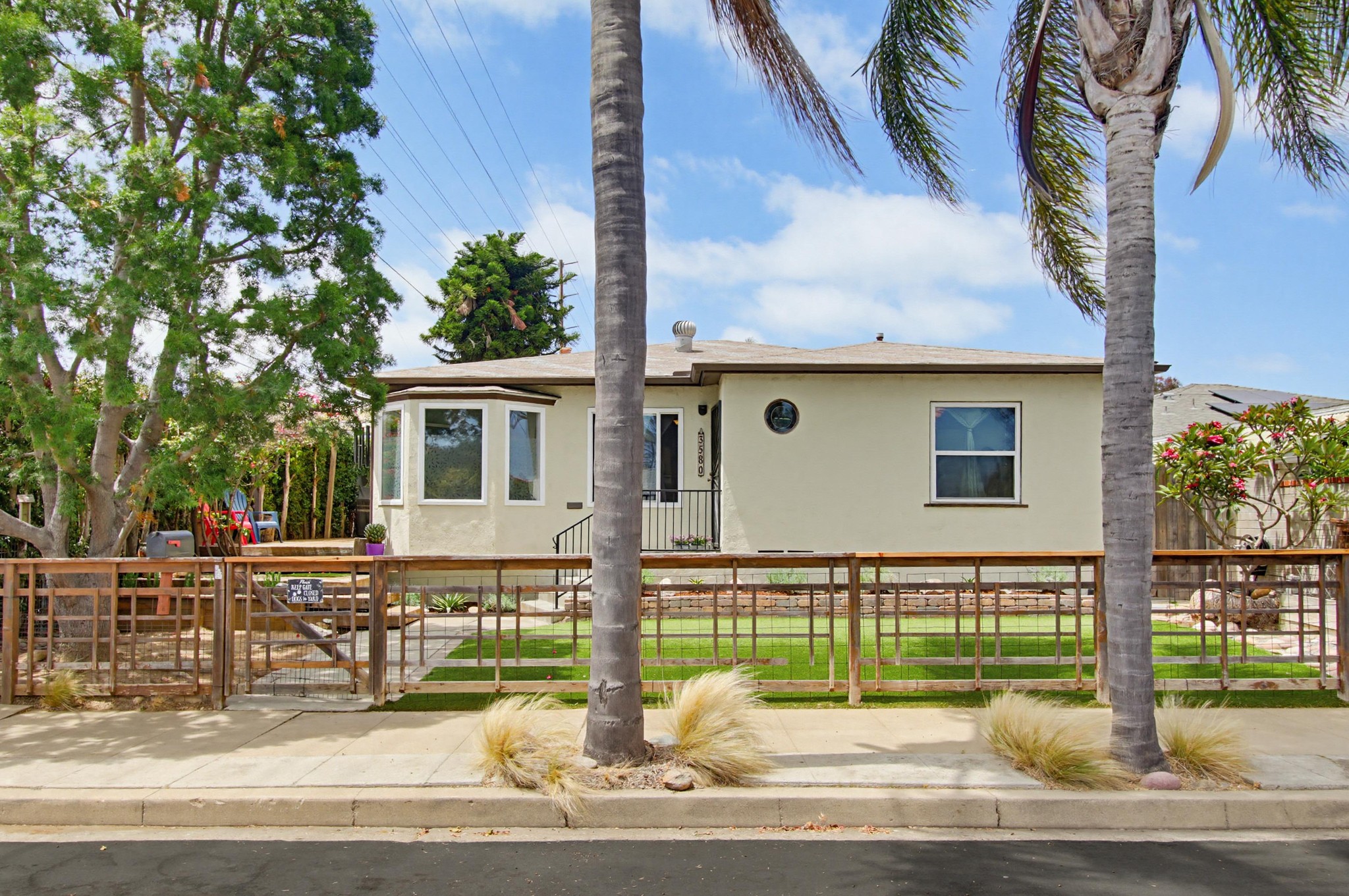 Virtual tour photo 4 of 53 for 3580 Redwood St