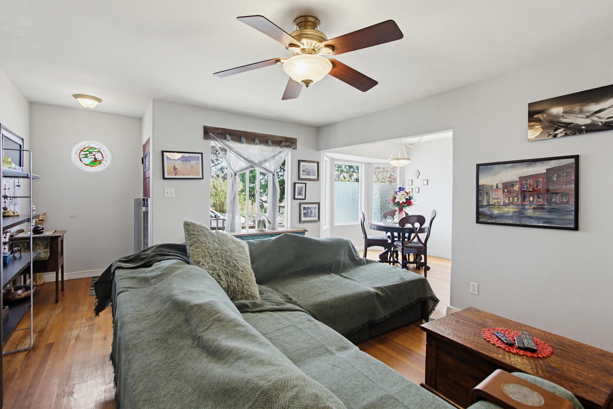 Virtual tour photo 13 of 53 for 3580 Redwood St