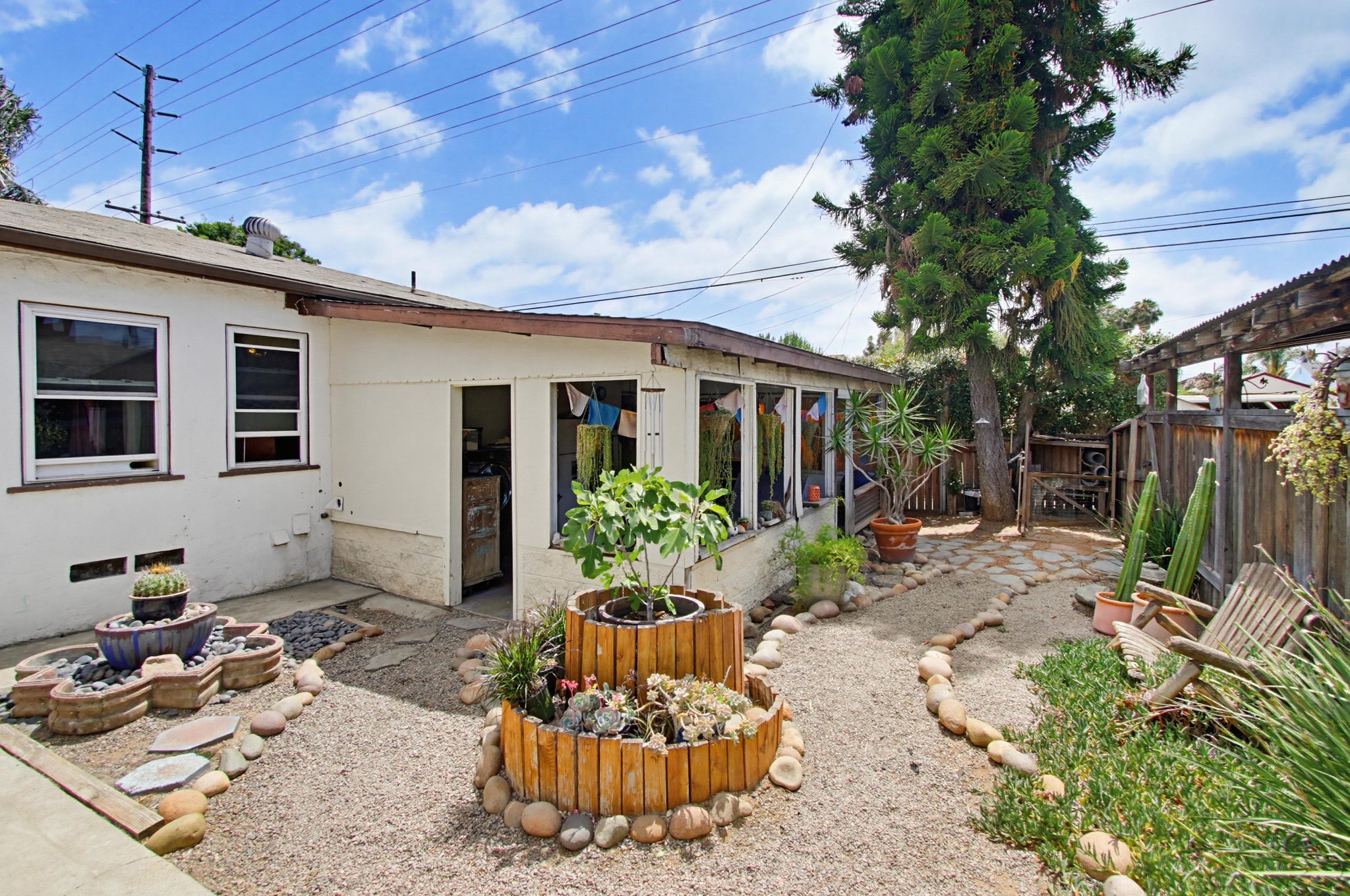 Virtual tour photo 44 of 53 for 3580 Redwood St