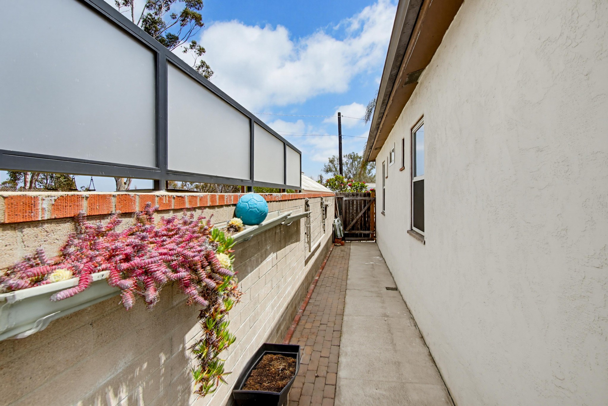 Virtual tour photo 45 of 53 for 3580 Redwood St