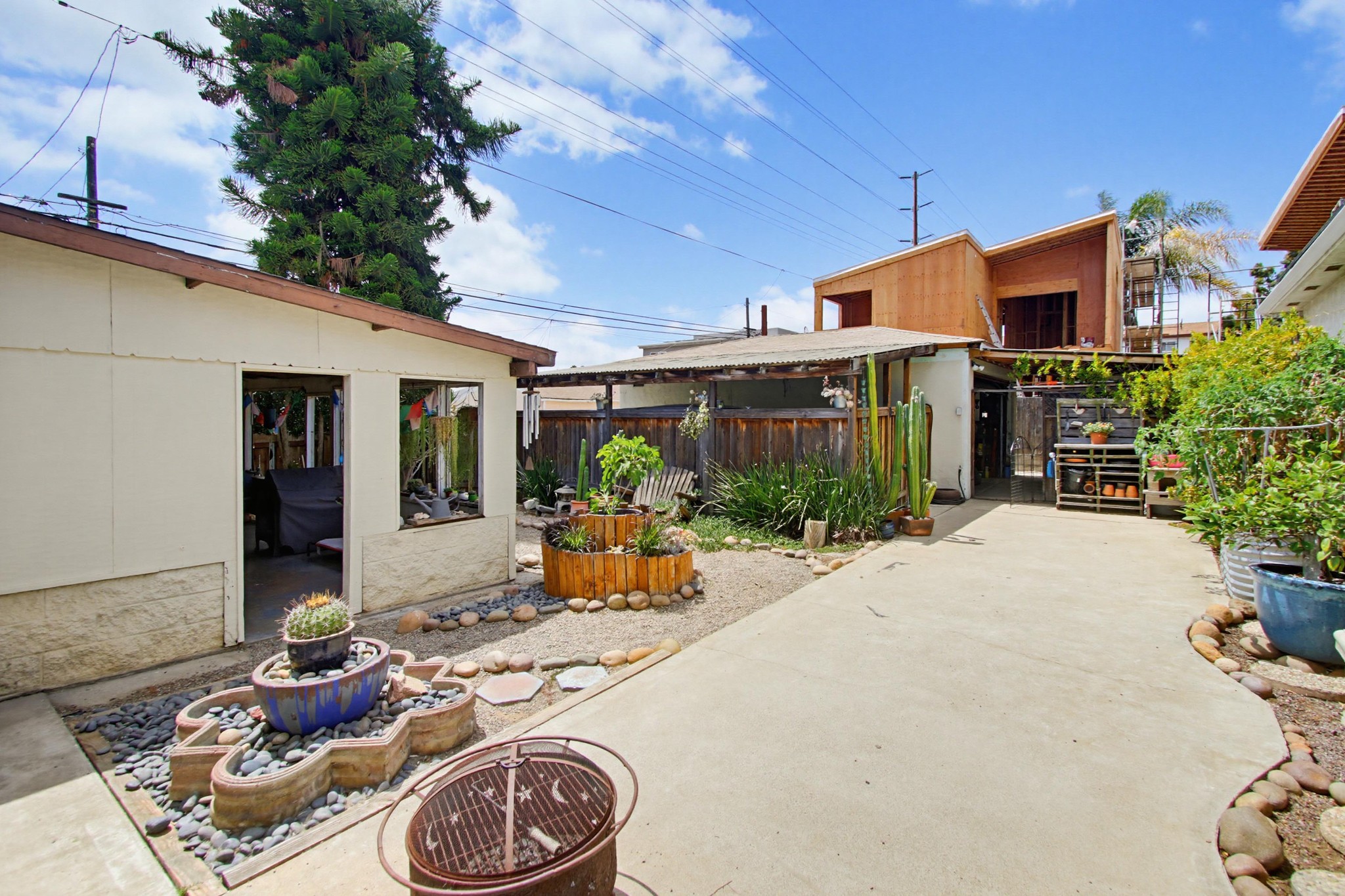 Virtual tour photo 46 of 53 for 3580 Redwood St