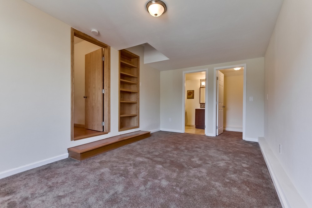 Virtual tour photo 17 of 28 for 3584 45th St