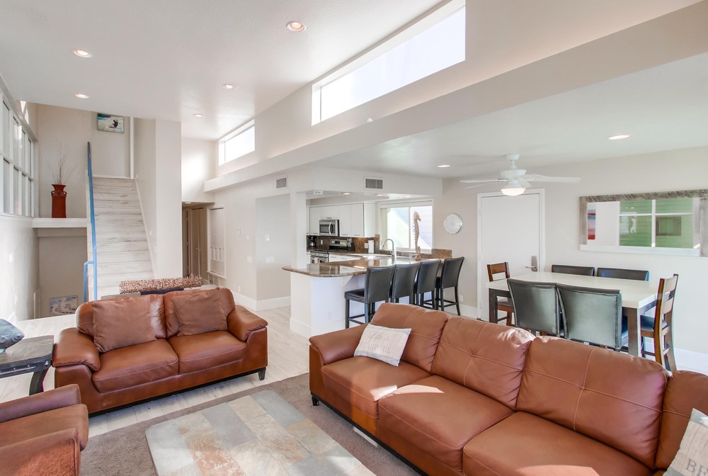 Virtual tour photo 8 of 73 for 3587 Ocean Front Walk