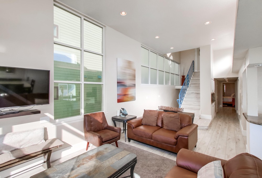 Virtual tour photo 9 of 73 for 3587 Ocean Front Walk