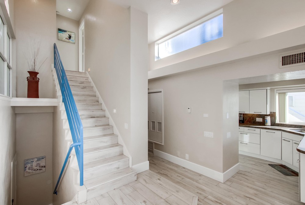 Virtual tour photo 19 of 73 for 3587 Ocean Front Walk