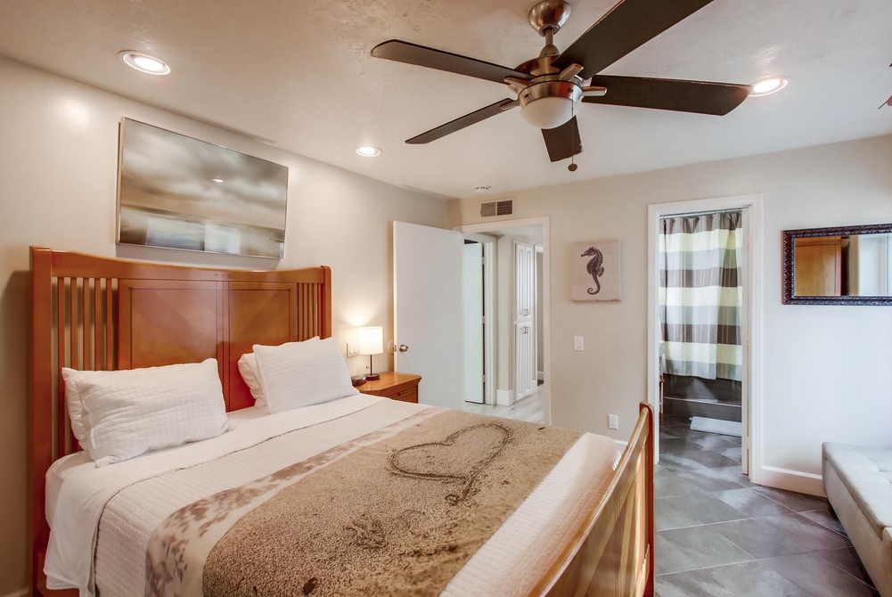 Virtual tour photo 23 of 73 for 3587 Ocean Front Walk