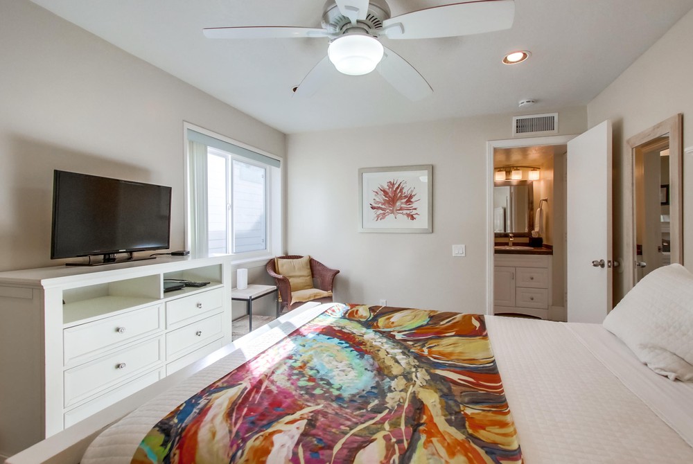 Virtual tour photo 29 of 73 for 3587 Ocean Front Walk