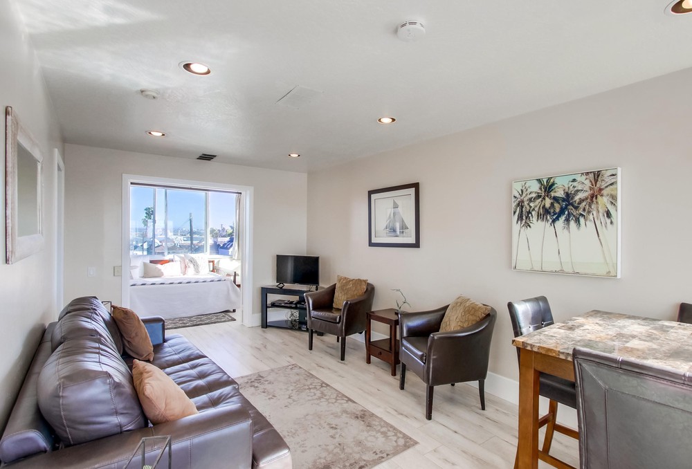 Virtual tour photo 36 of 73 for 3587 Ocean Front Walk