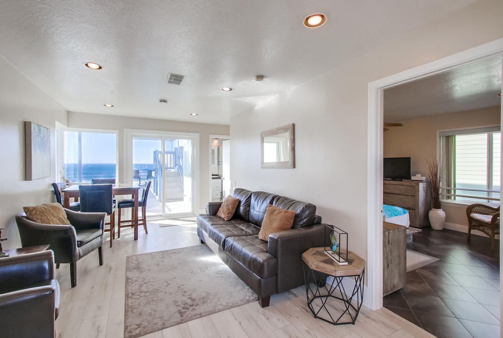 Virtual tour photo 38 of 73 for 3587 Ocean Front Walk