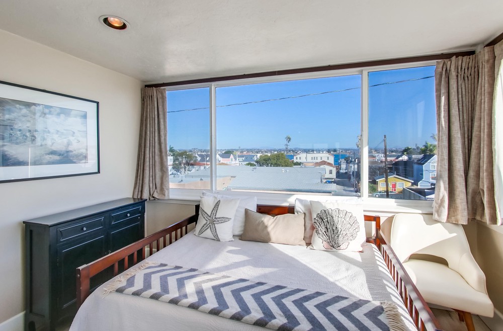 Virtual tour photo 41 of 73 for 3587 Ocean Front Walk