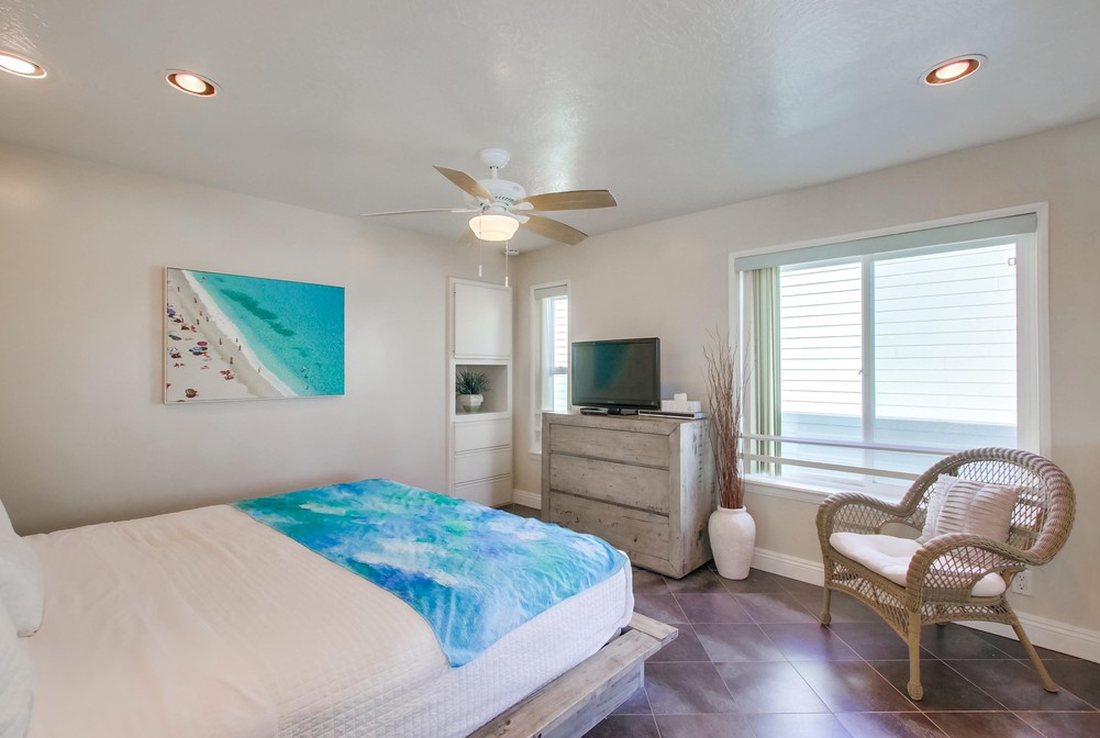 Virtual tour photo 46 of 73 for 3587 Ocean Front Walk