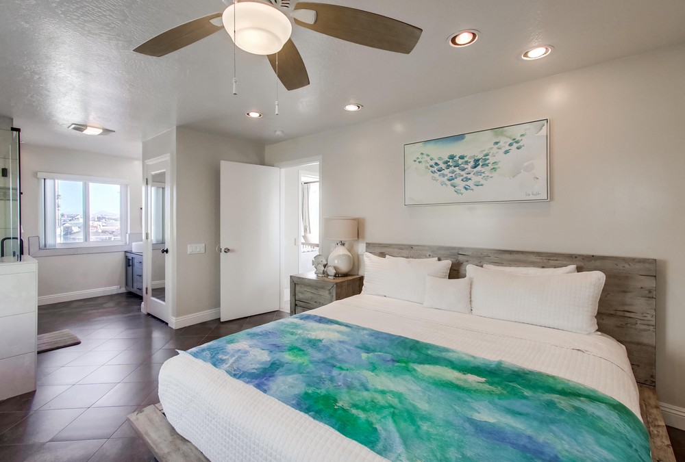Virtual tour photo 48 of 73 for 3587 Ocean Front Walk