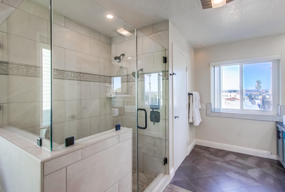 Virtual tour photo 50 of 73 for 3587 Ocean Front Walk